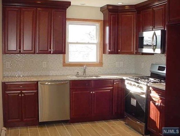 171 Linden Ave, Elmwood Park, NJ 07407