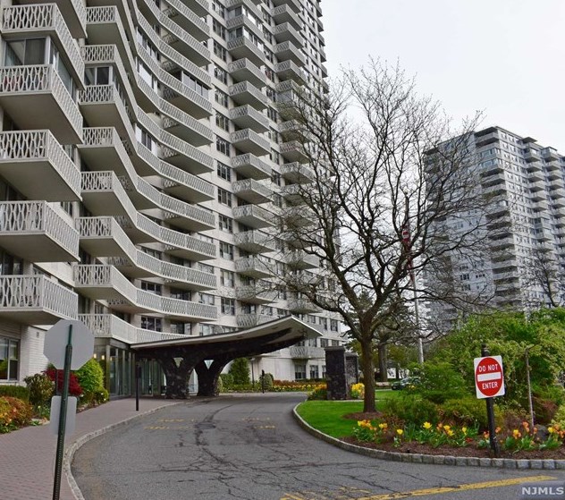 2100 Linwood Ave #3p, West Fort Lee, NJ 07024