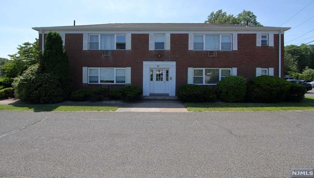 30 Rolling Ridge Rd, Montvale, NJ 07645