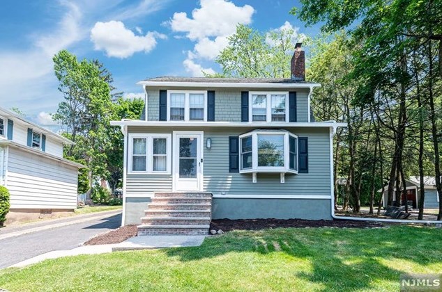 838 Bogert Rd, River Edge, NJ 07661