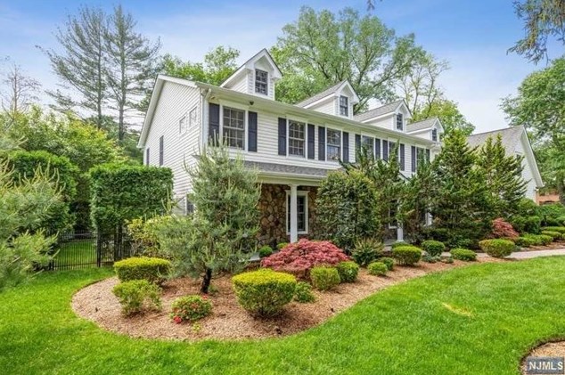 10 Bogert Rd, Demarest, NJ 07627