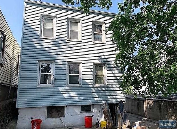 182 Cottage Ln, Cliffside Park, NJ 07010