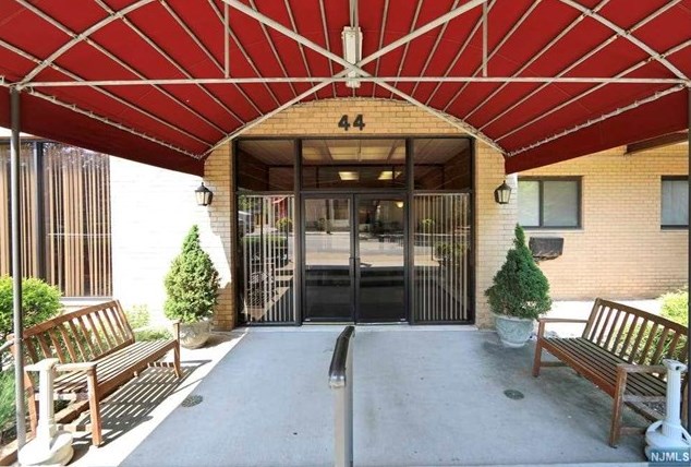 44 S Main St #6l, Lodi, NJ 07644