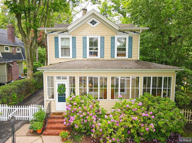 11 Elm St, Harrington Park, NJ 07640