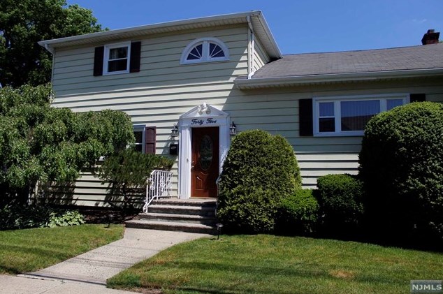 45 Woodside Ave #b, Lodi, NJ 07644