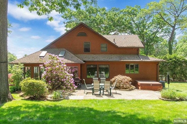 23 E Grand Ave, Montvale, NJ 07645