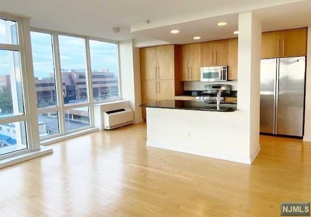 800 12th St #709, Palisades Park, NJ 07650