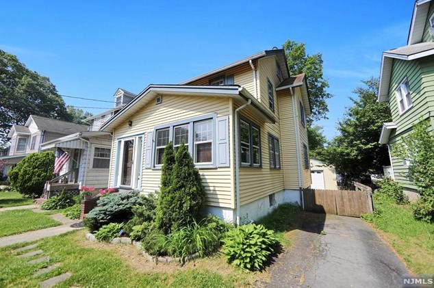 226 Depew St, Dumont, NJ 07628