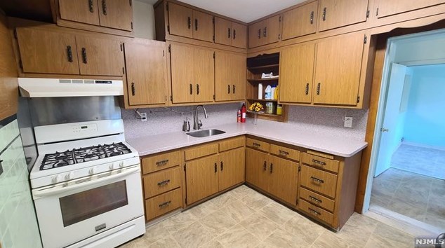 20 N Farview Ave #3, Paramus, NJ 07652