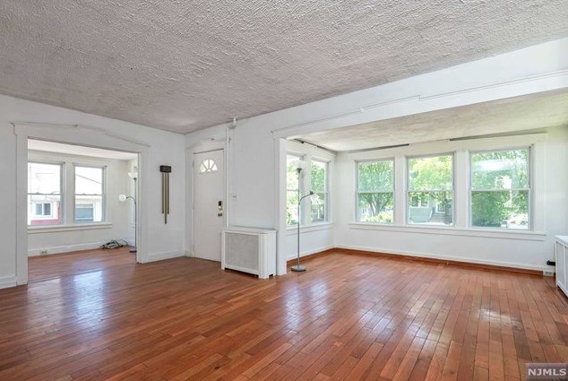63 Garden St, Teaneck, NJ 07666
