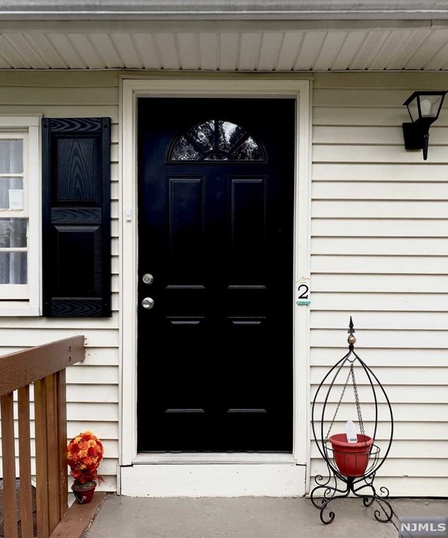 2 Elder Dr, Morristown, NJ 07960