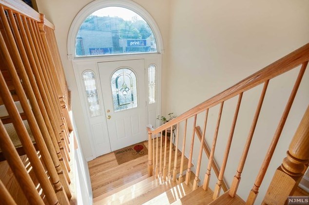 348 River Dr, Outwater, NJ 07026