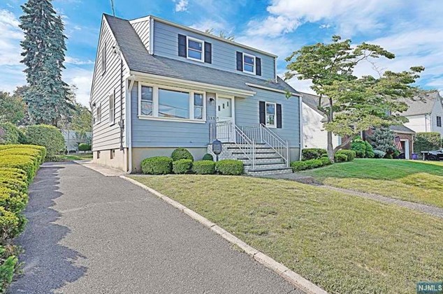 180 Vanderburgh Ave, Rutherford, NJ 07070