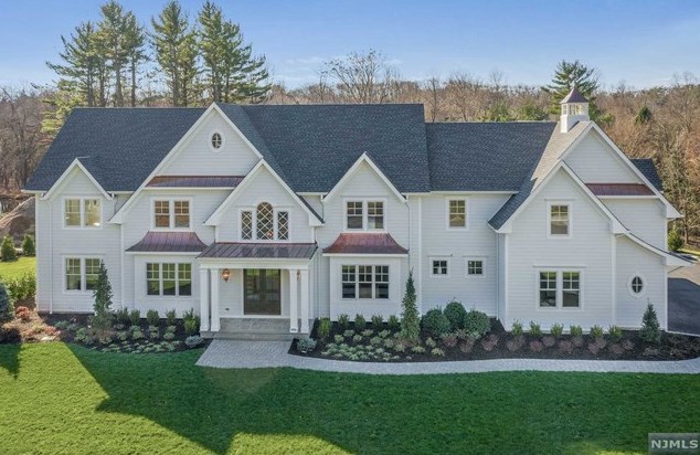 1006 Clark Rd, Franklin Lakes, NJ 07417