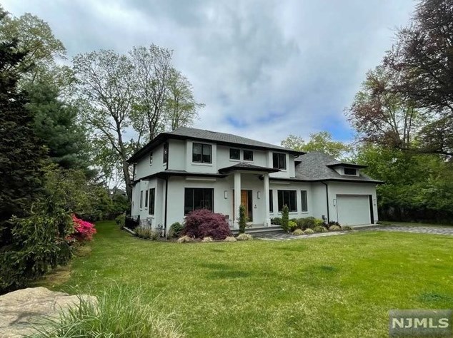 11 Orchard Pl, Tenafly, NJ 07670
