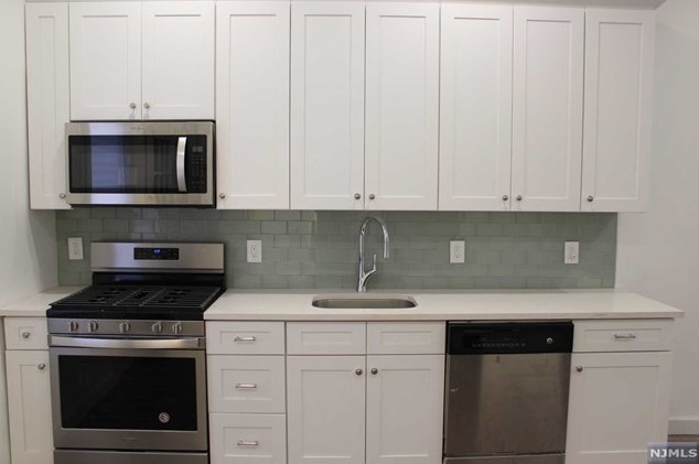 70 Prospect Pl, Rutherford NJ  07070-1113 exterior