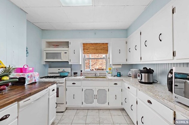1107 63rd St, North Bergen, NJ 07047
