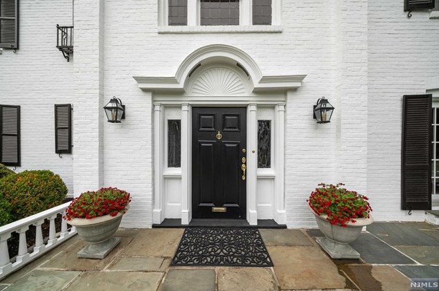 265 Gardner Rd, Ridgewood, NJ 07450
