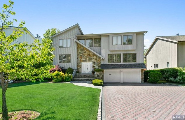 11 Hudson Terrace, Englewood, NJ 07632