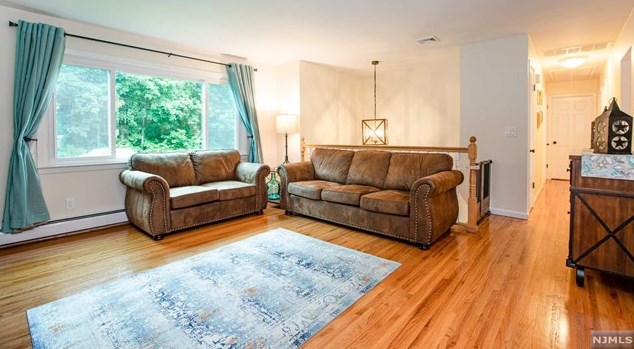 45 Aldrin Dr, Midvale, NJ 07465-1210