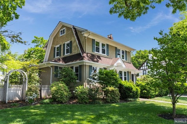 281 Rock Rd, Ridgewood, NJ 07452