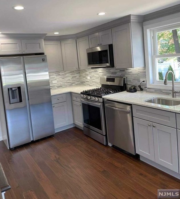 531 Saddle River Rd, Saddle Brook NJ  07663-4638 exterior