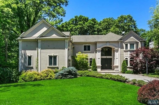 61 Edgewood St, Tenafly, NJ 07670-2909