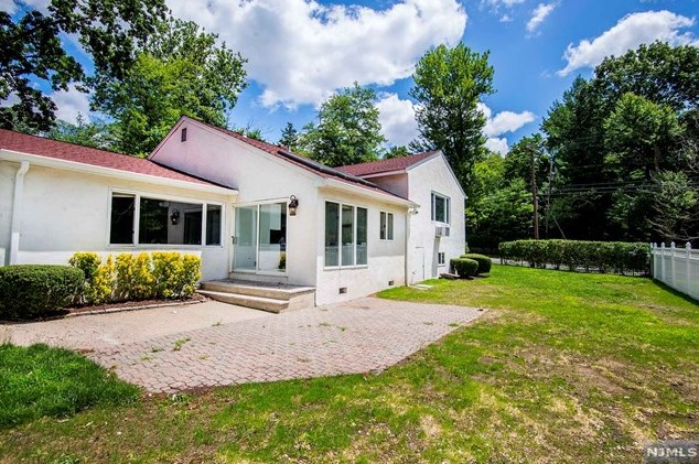 96 Holland Ave, Demarest, NJ 07627