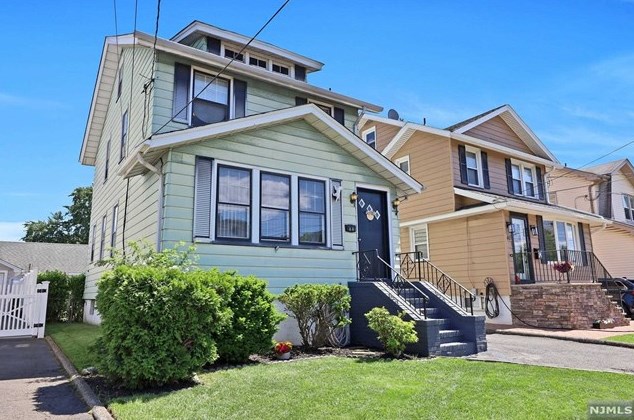 36 Lafayette Pl, Lyndhurst, NJ 07071-1135