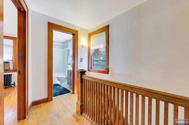 36 Lafayette Pl, Lyndhurst NJ  07071-1135 exterior