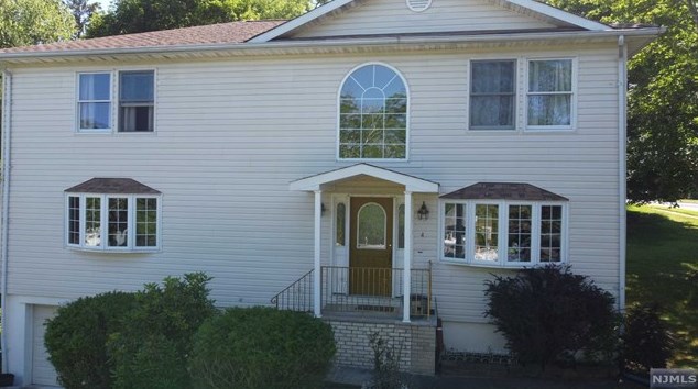 4 Adelphia Rd, Wayne, NJ 07470-6410