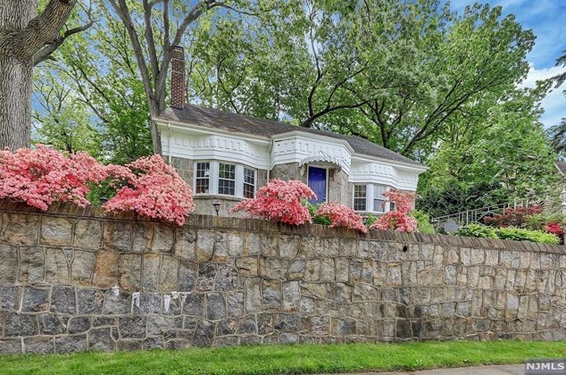 17 Wilson Ave, Rutherford NJ 07070-2732 exterior