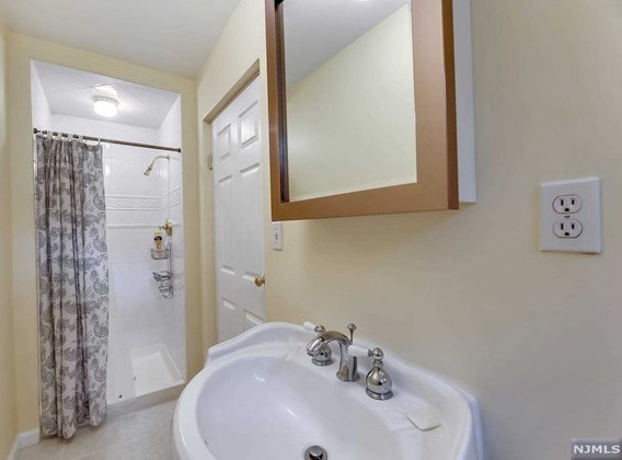 17 Wilson Ave, Rutherford NJ 07070-2732 exterior