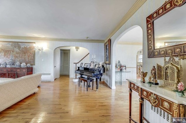 17 Wilson Ave, Rutherford NJ  07070-2732 exterior