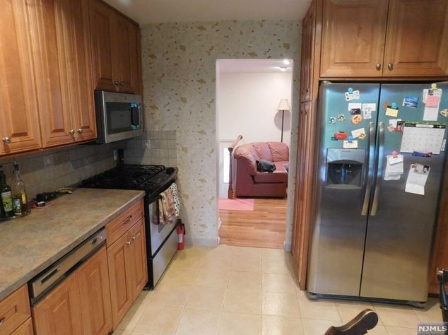 47 Franklin Ct, Emerson NJ  07630-1419 exterior