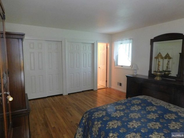 47 Franklin Ct, Emerson NJ  07630-1419 exterior