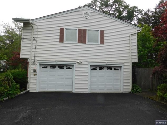 47 Franklin Ct, Emerson NJ  07630-1419 exterior