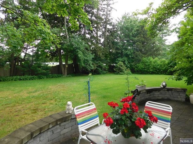 47 Franklin Ct, Emerson NJ  07630-1419 exterior