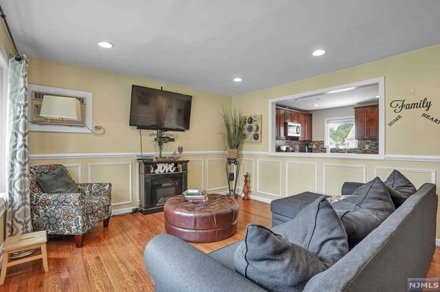 110 Westend Ave, Westwood, NJ 07675-3310