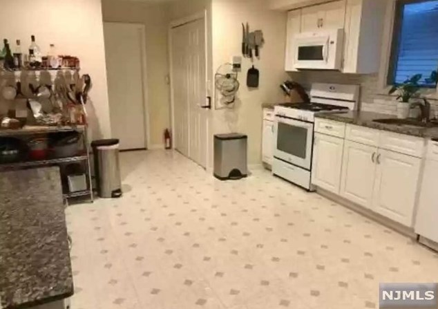 701 Ten Eyck Ave, Lyndhurst, NJ 07071