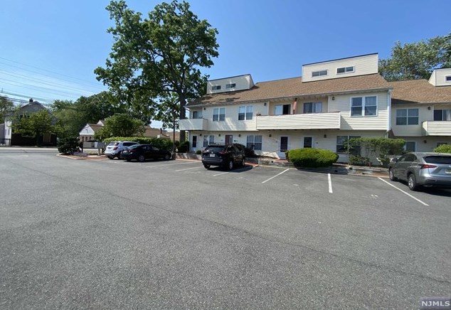 156 Liberty St #13, Little Ferry, NJ 07643