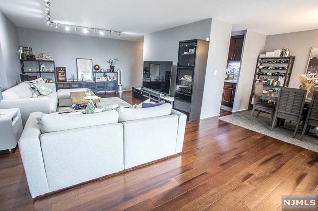 301 Beech St #9a, Hackensack, NJ 07601