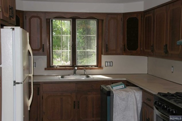 359 Sicomac Ave, Wyckoff NJ  07481-2126 exterior
