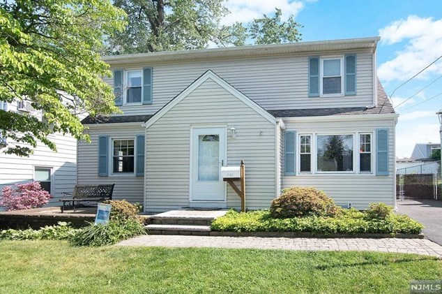 142 Waldwick Ave, Waldwick, NJ 07463-2246