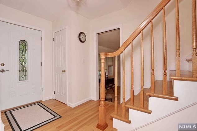 510 Eugene Way, Wyckoff, NJ 07481-2102