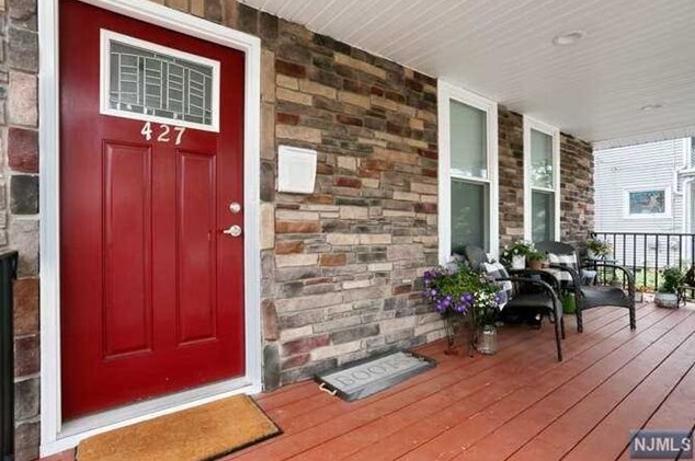 427 Monroe St, Carlstadt, NJ 07072-1405