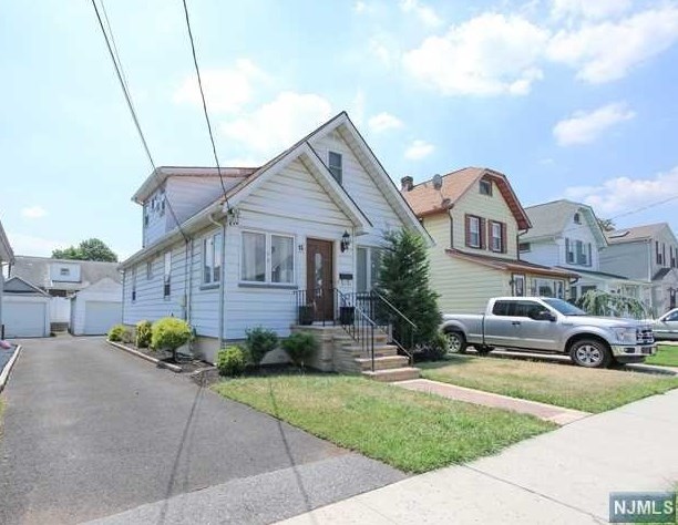 15 Brandenburg Pl, North Arlington, NJ 07031