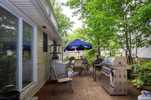1013 Boulevard, N Milford, NJ 07646