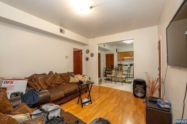 105 Cutler St, Newark NJ 07106-2532 exterior