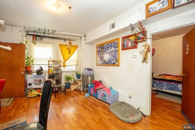 105 Cutler St, Newark NJ 07106-2532 exterior